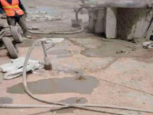 北海水泥混凝土路面板底注浆技术 路面脱空注浆整治方案