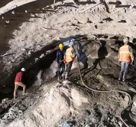 北海隧道拱顶带模注浆料，微膨胀注浆料的特点及施工工艺